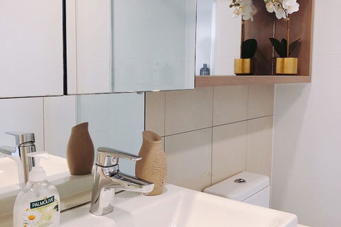 St.Tropez Apartment - Accommodation Whitsundays 6