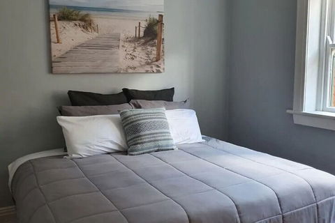 Incredible Location 2 Bedroom Bondi Beach Apartment - Accommodation Whitsundays 7
