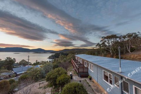 East Lake Travellers Lodge - Accommodation Whitsundays 1