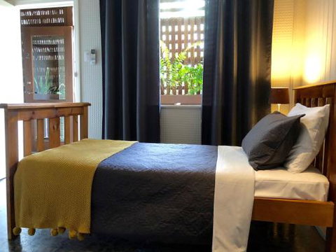 Five 3 Five - The Beachside Barracks - Accommodation Whitsundays 3