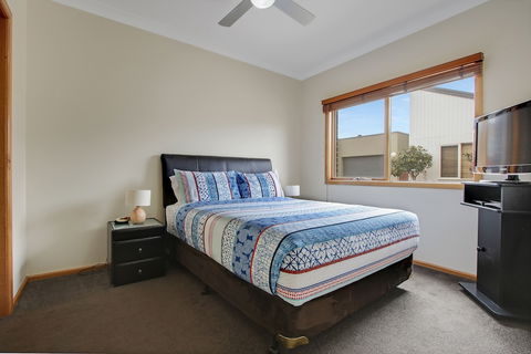 Apartments On Church - Unit 7 - Accommodation Whitsundays 3