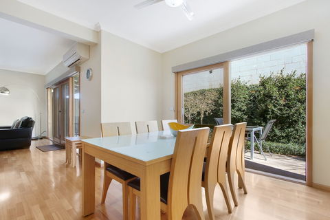 Apartments On Church - Unit 7 - Accommodation Whitsundays 1