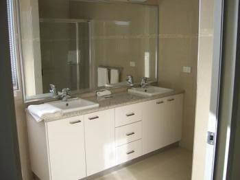 Harbour Views - Accommodation Whitsundays 1