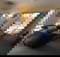 Lyreen's Apartment BB - Accommodation Whitsundays