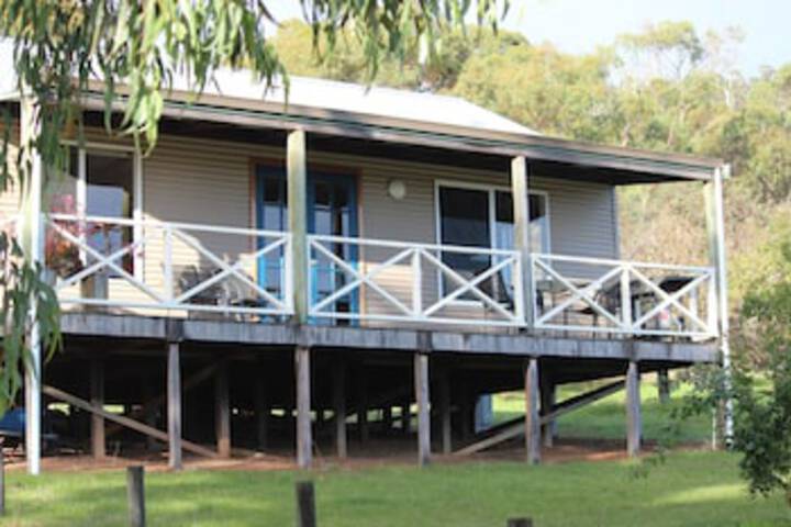 Woogenellup WA Accommodation Whitsundays