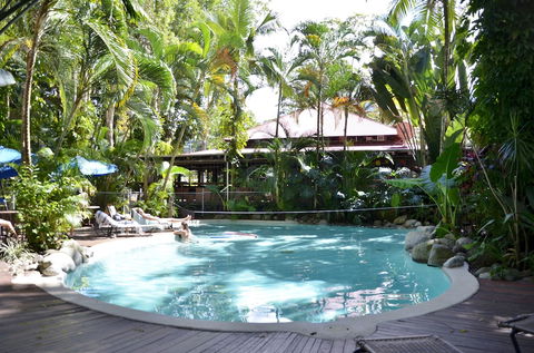 PKs Jungle Village - Hostel - Accommodation Whitsundays 1