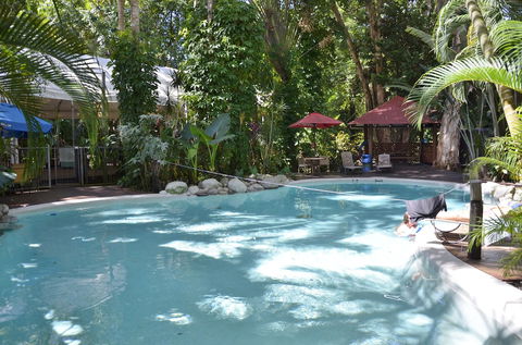 PKs Jungle Village - Hostel - Accommodation Whitsundays 2