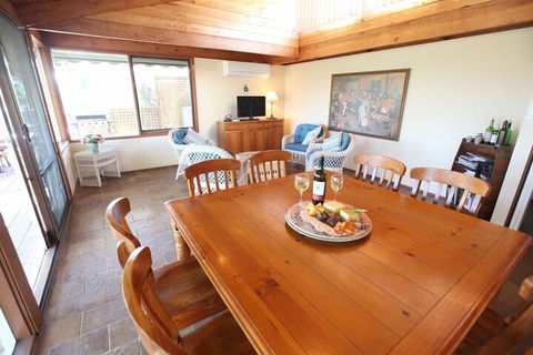 Englewood Ridge - Accommodation Whitsundays 6