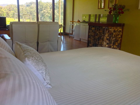 Valley Farm Vineyard Cottages - Accommodation Whitsundays 3