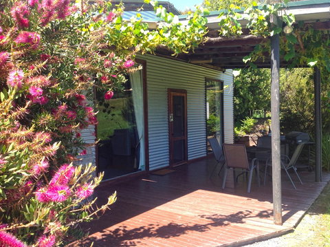 Valley Farm Vineyard Cottages - Accommodation Whitsundays 6