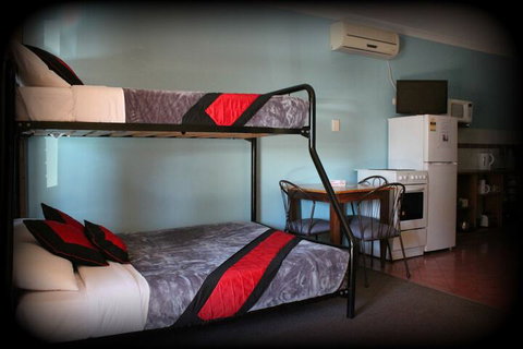 York Motel - Accommodation Whitsundays 7