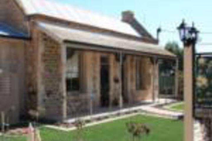 North Yelta SA Accommodation Whitsundays