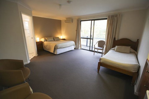 Martin Fields Beach Retreat - Accommodation Whitsundays 3