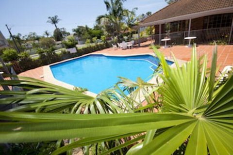 Island Palms Motor Inn - Accommodation Whitsundays 0