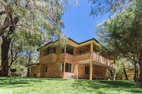 Siesta Park Holiday Resort - Accommodation Whitsundays 5