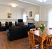 Country Gate Cottages - Accommodation Whitsundays