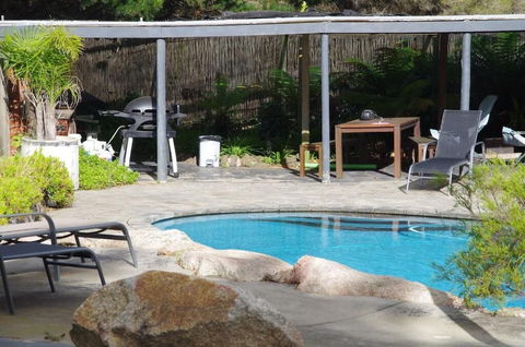 The View On Grossmans - Accommodation Whitsundays 6
