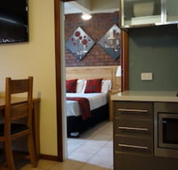 Glenelg Gateway Apartments - Accommodation Whitsundays