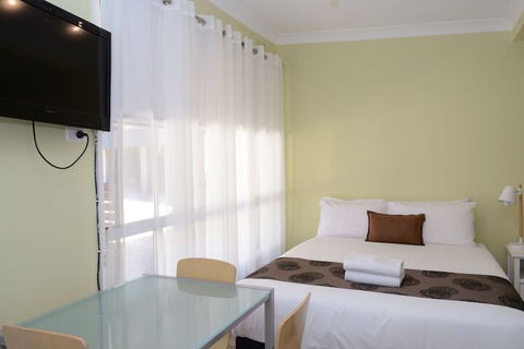 Motel On Alpine - Accommodation Whitsundays 4