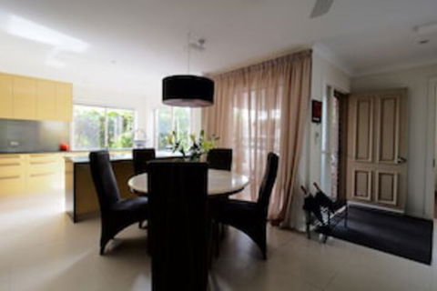 Akai Hana - Accommodation Whitsundays 0