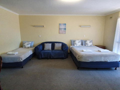 Beachport Motor Inn - Accommodation Whitsundays 4