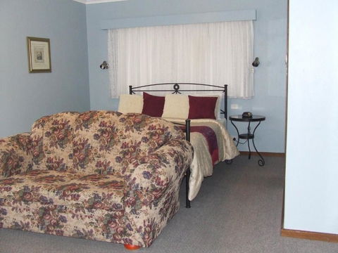 Beachport Motor Inn - Accommodation Whitsundays 2