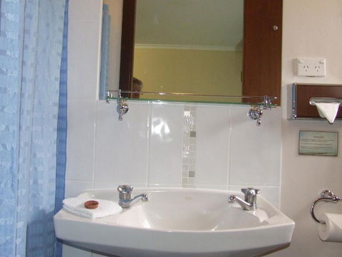 Beachport Motor Inn - Accommodation Whitsundays 6
