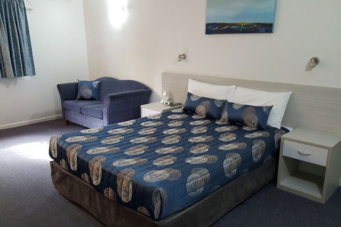 Shakespeare Motel - Accommodation Whitsundays 2
