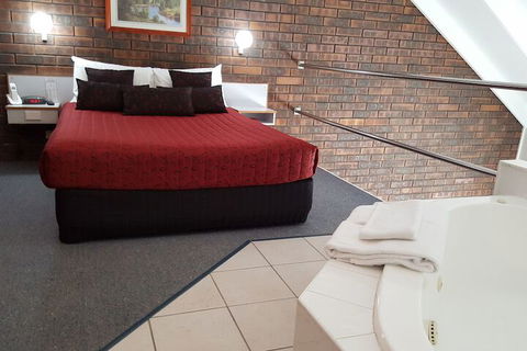 Shakespeare Motel - Accommodation Whitsundays 3