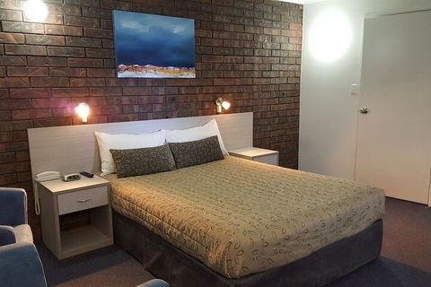 Shakespeare Motel - Accommodation Whitsundays 6