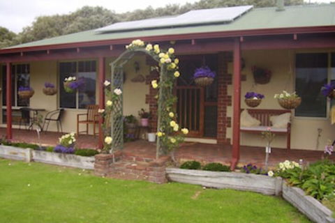 Busselton Marina Bed & Breakfast - Accommodation Whitsundays 0