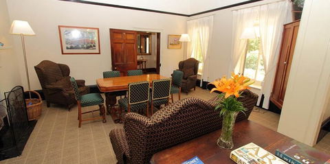 Fitzroy Inn Historic Retreat - Accommodation Whitsundays 5