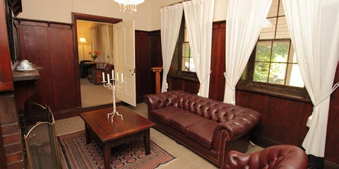 Fitzroy Inn Historic Retreat - Accommodation Whitsundays 0