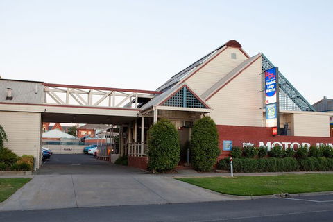 MAS Country Riverboat Lodge Motor Inn - Accommodation Whitsundays 1