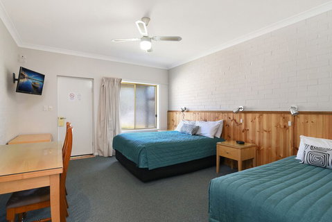 Catalina Motel Lake Macquarie - Accommodation Whitsundays 6