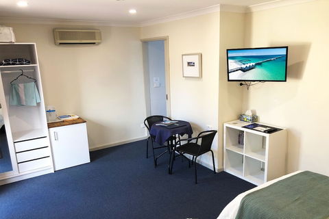 Observatory Guesthouse - Adults Only - Accommodation Whitsundays 1