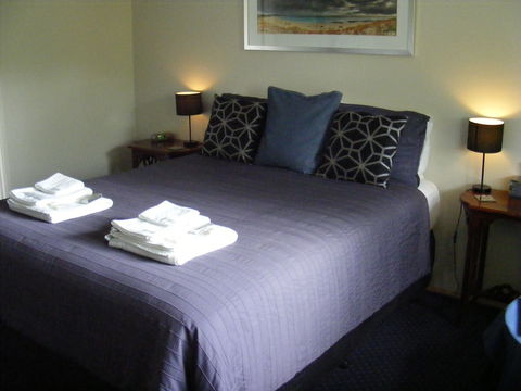 Observatory Guesthouse - Adults Only - Accommodation Whitsundays 5