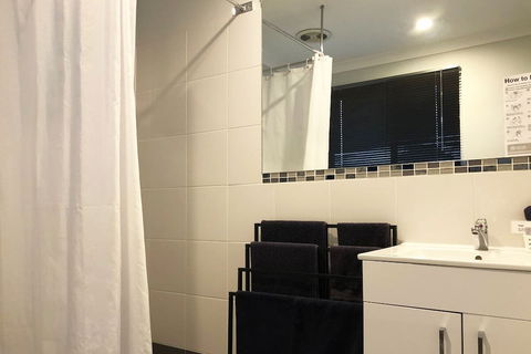 Observatory Guesthouse - Adults Only - Accommodation Whitsundays 2