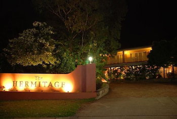 The Hermitage Motel - Accommodation Whitsundays 3