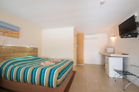 A & A Motel - Accommodation Whitsundays 4