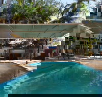 Palm Court Budget Motel Hostel/Backpackers - Accommodation Whitsundays