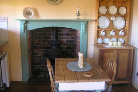 Valleyfield Cottage - Accommodation Whitsundays 5