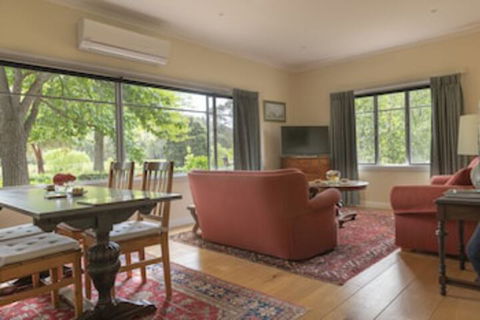 Glenlowren - Accommodation Whitsundays 0