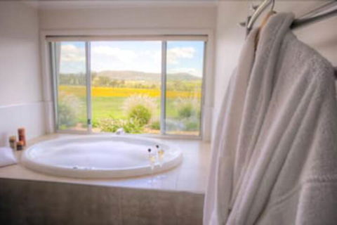 Azjure Studio Retreat - Accommodation Whitsundays 7