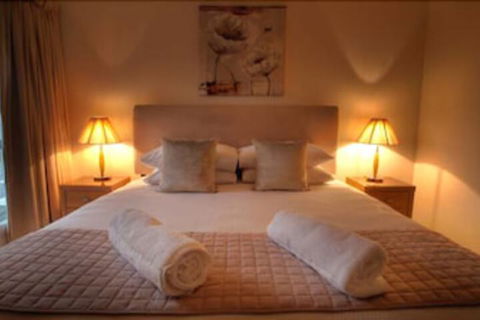 Azjure Studio Retreat - Accommodation Whitsundays 2