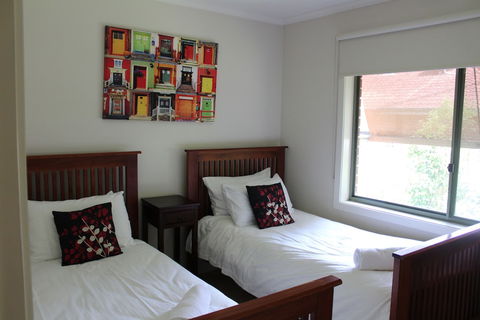 Australian Home Away Ringwood At Bardia - Accommodation Whitsundays 1