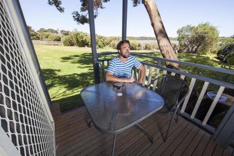 Lakeside Tourist Park - Accommodation Whitsundays 3