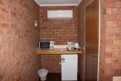 Red Cliffs Colonial Motor Lodge - Accommodation Whitsundays 1