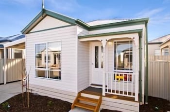 Werribee Short Stay Villas & Accommodation - Accommodation Whitsundays 0