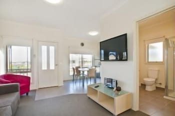 Werribee Short Stay Villas & Accommodation - Accommodation Whitsundays 4